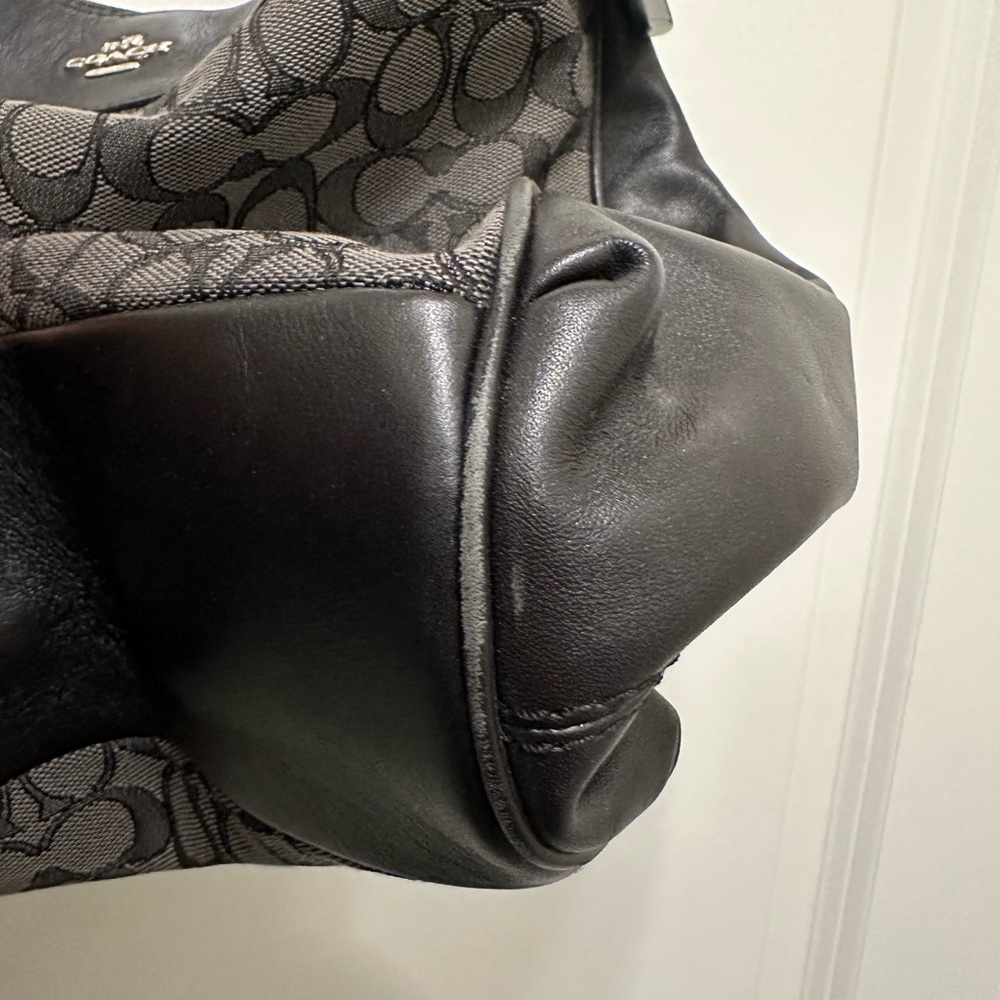 Coach Lexi Purse F58712 | Coach handbag | Coach black logo shoulder bag - Picture 9 of 12